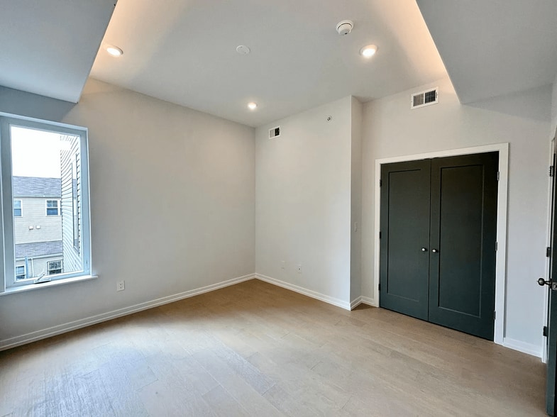 Building Photo - 1312 N 6th St