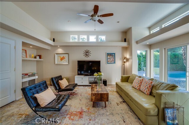 Building Photo - 576 E Desert Holly Cir