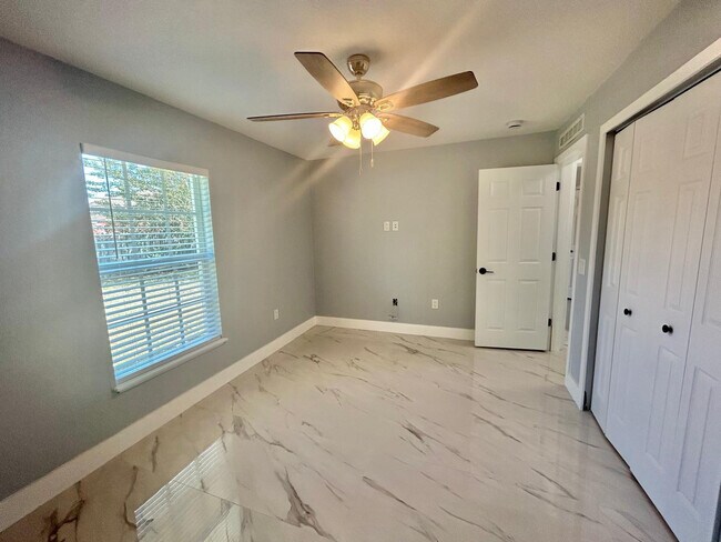 Building Photo - 3933 SW Kakopo St