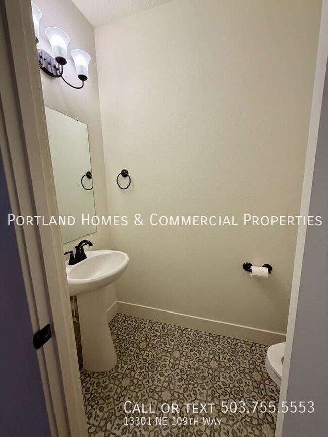 Building Photo - 13301 NE 109th Wy