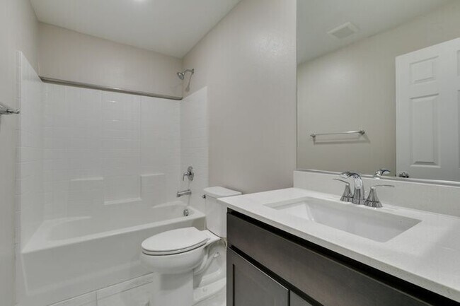 Building Photo - Bright & Spacious 3-Bedroom Home in Inspirada