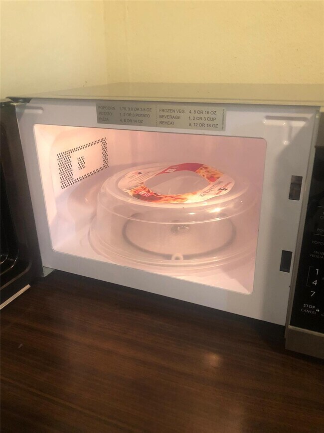 Building Photo - 17131 NW 32 Ct