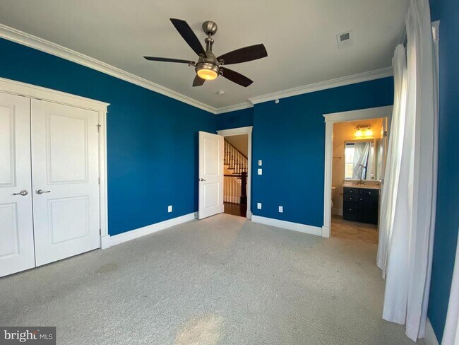 Building Photo - 2163 Potomac River Blvd