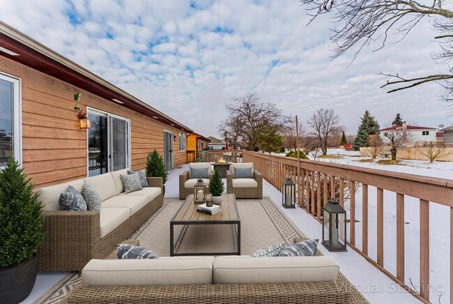 Building Photo - 7203 S 86th Ave