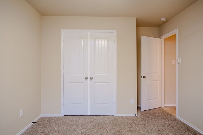 Building Photo - Charming 4/BR 2.5/BA Home for Rent in Hutto!