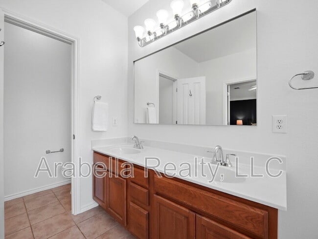 Building Photo - 25611 Preserve Crest