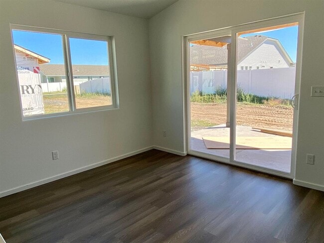 Building Photo - Beautiful 3 Bed, 2 Bath House in Airway He...
