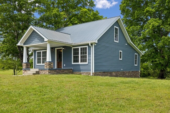 Building Photo - 3125 Hwy 49 E