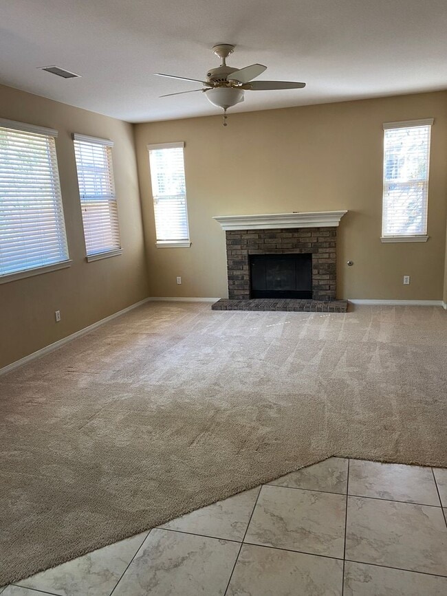 Building Photo - Beautiful Home located in Wolf Creek