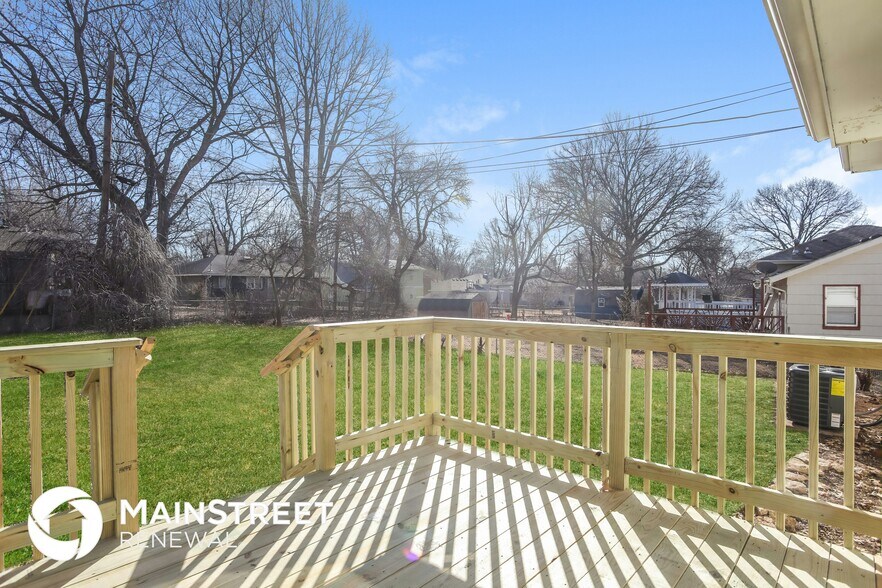 Building Photo - 11801 Armitage Dr