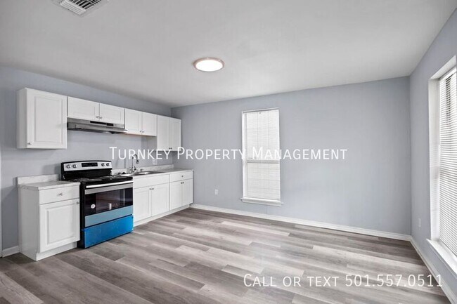 Building Photo - 1615 Maple St
