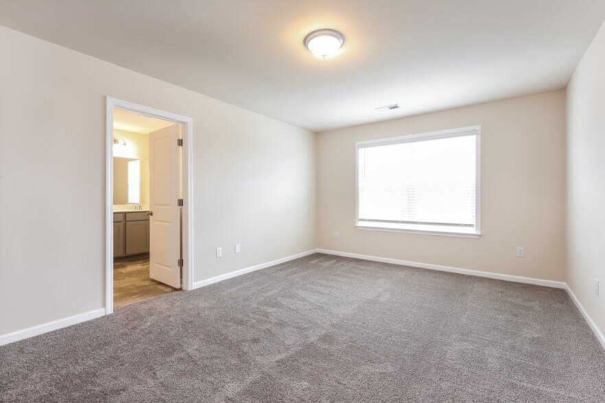 Building Photo - 704 Millsgate Cir