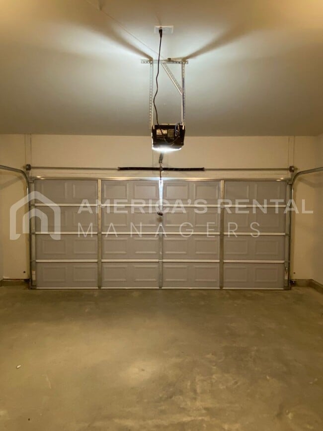 Building Photo - 1225 Brookhaven Dr