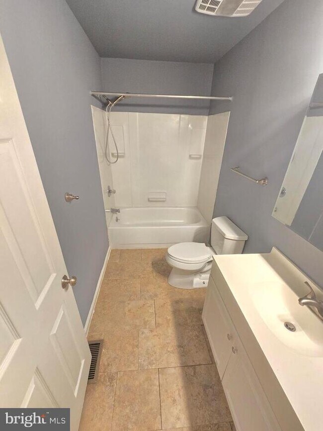Building Photo - 3 Bedroom Pasadena Home