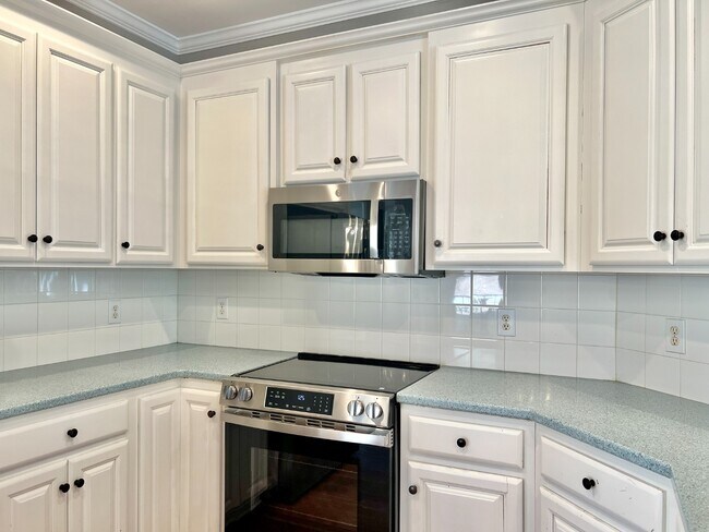 Building Photo - 7809 Deer Trail