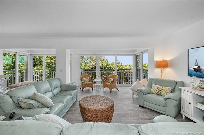 Building Photo - 1555 NE Ocean Blvd