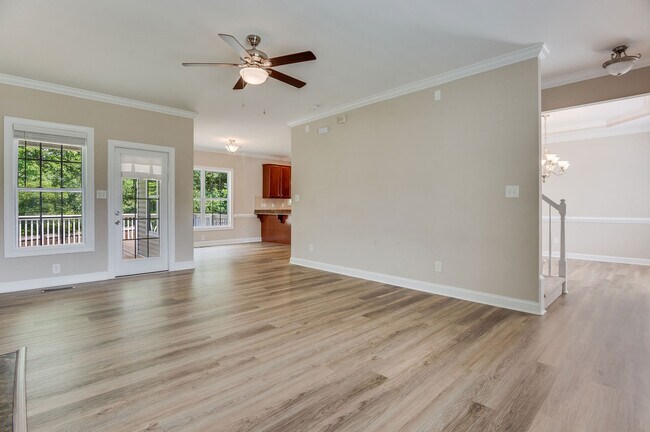 Building Photo - 107 McKinnon Pl