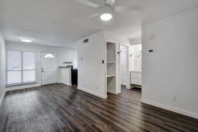 Building Photo - 4111 Avenue A