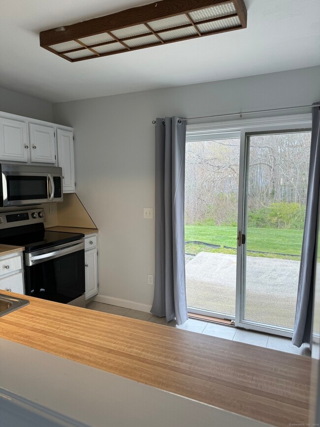 Building Photo - 14 Plymouth Ct