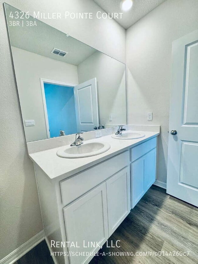 Building Photo - 4326 Miller Pointe Ct