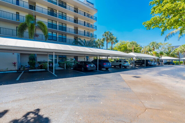 Building Photo - 22 Royal Palm Way