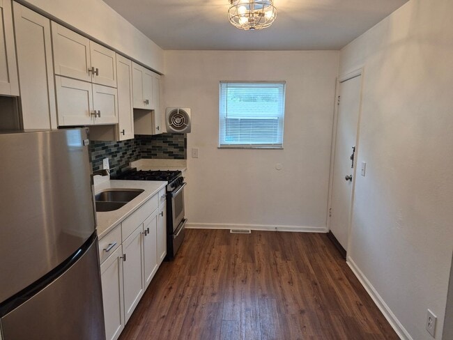 Building Photo - 3514 Valleston Pkwy