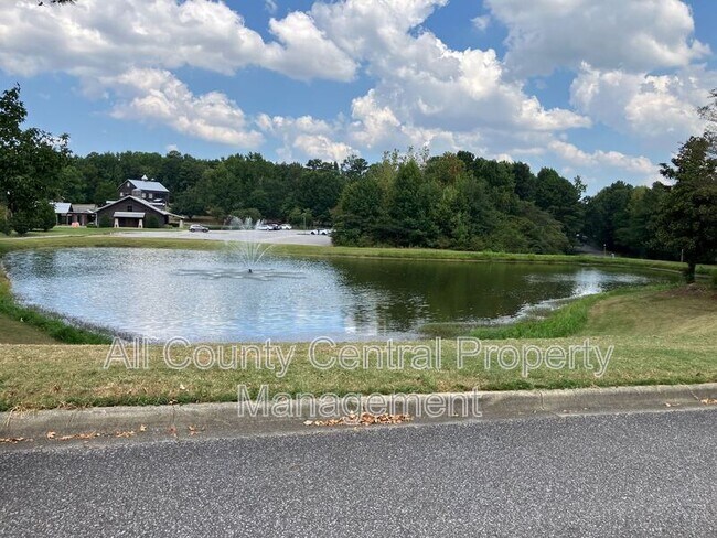 Building Photo - 415 Sunbelt Dr