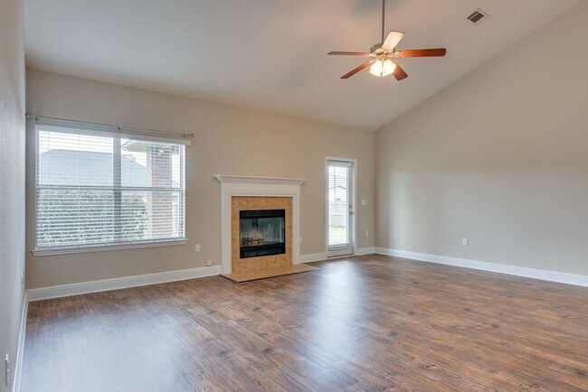 Building Photo - Spacious 4-Bedroom Home - Winners Gait