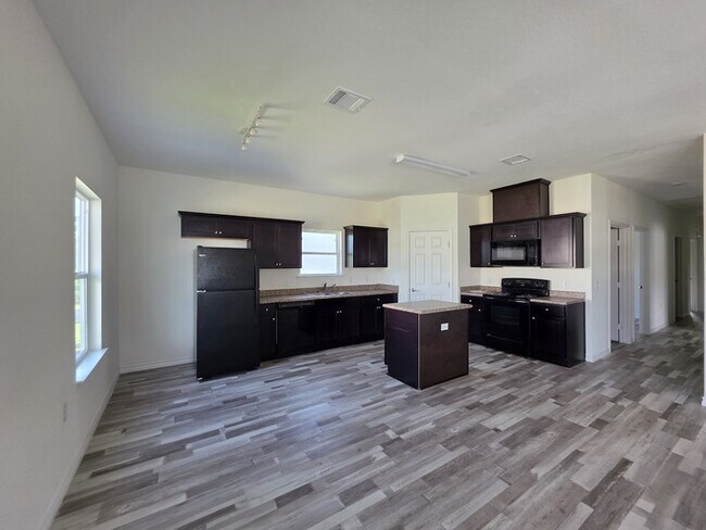 Building Photo - COMING SOON-PRE LEASING FOR MID SEPT OR OCT MOVE IN 4/2/2-Mardi Gras Floorplan