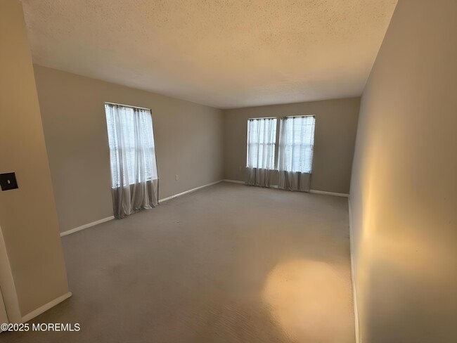 Building Photo - 310 Sage Ct