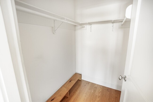 Building Photo - 116-128-128 Rantoul St