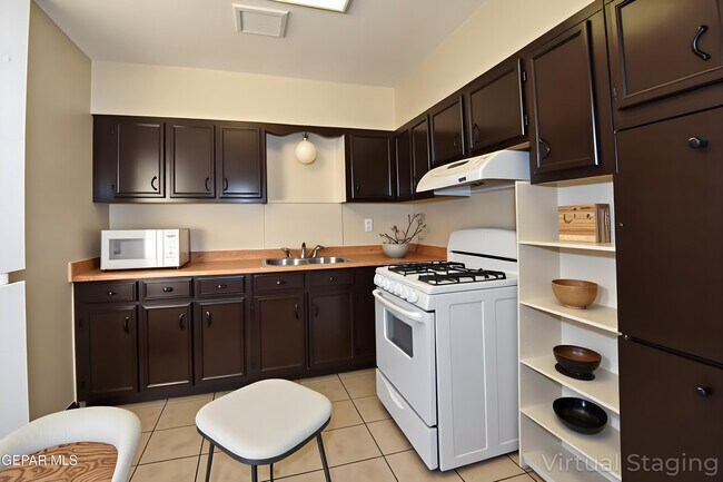 Building Photo - 256 Yale Ave