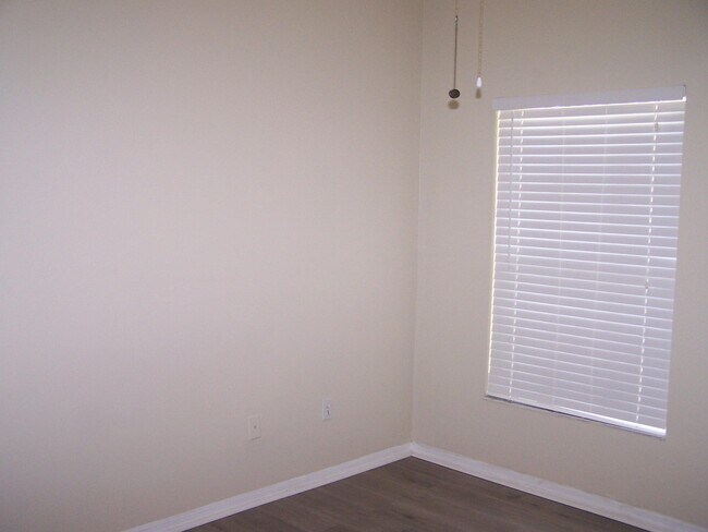 Building Photo - 10360 Fox Trail Rd S