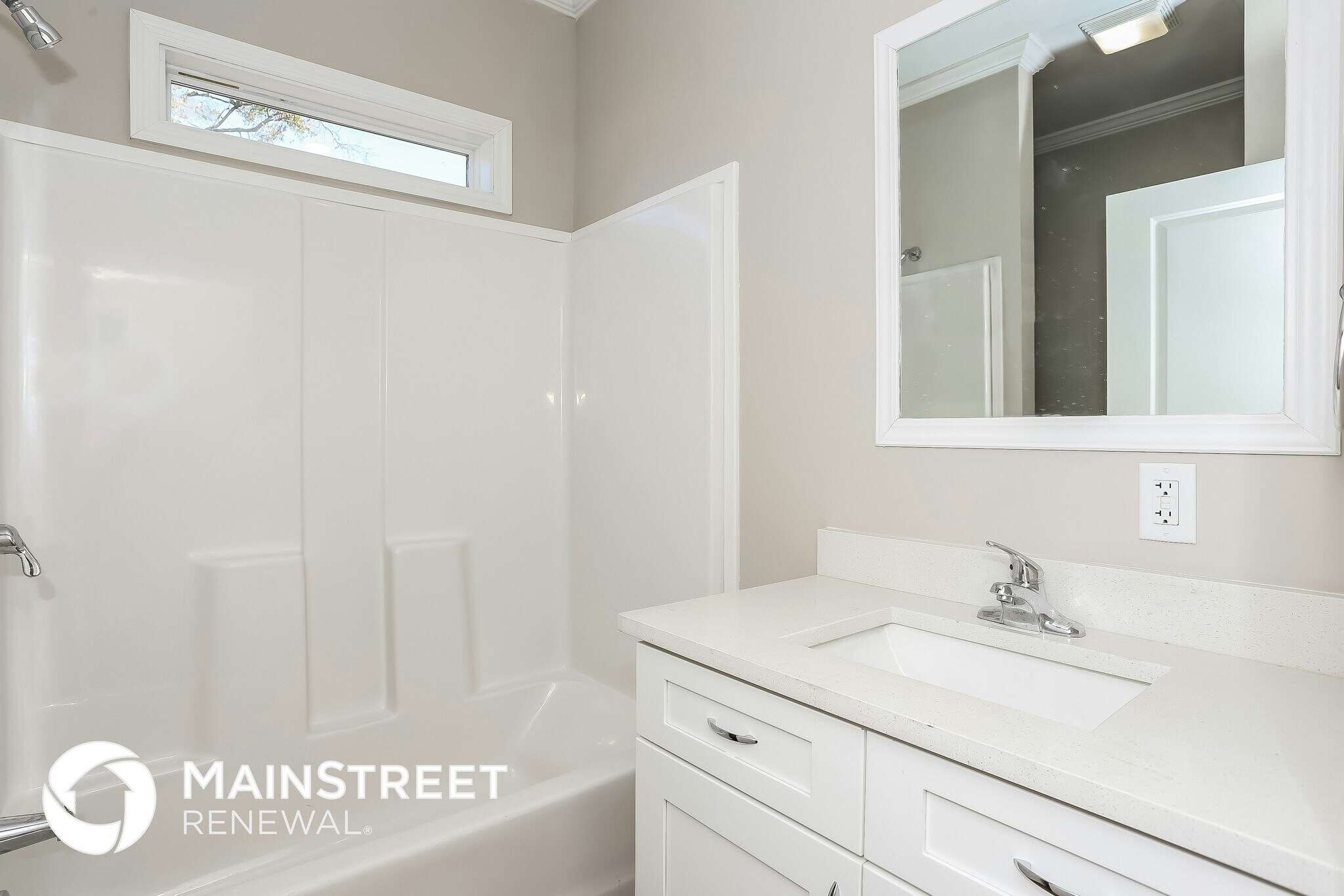 Building Photo - 2119 Lewis St