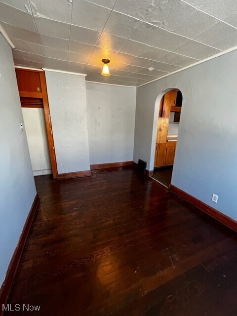 Building Photo - 746 E 3rd St