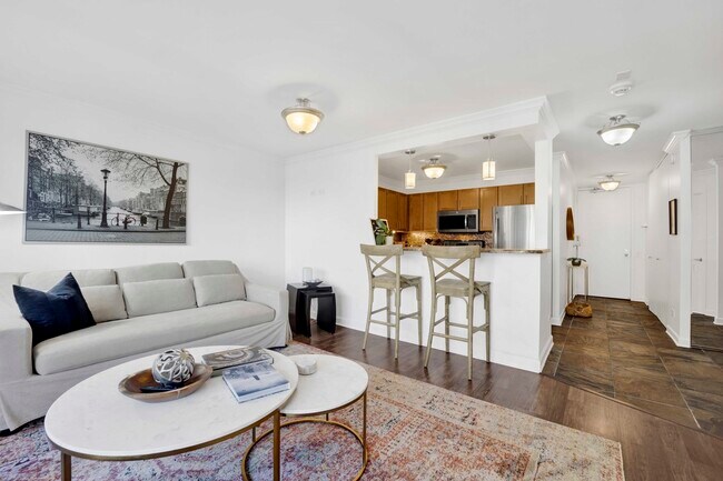 Building Photo - 30 E Huron St