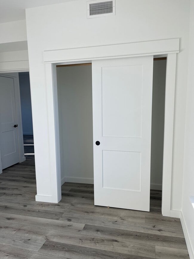Building Photo - NEW! 2 Bedroom on campus! First Month Free!!