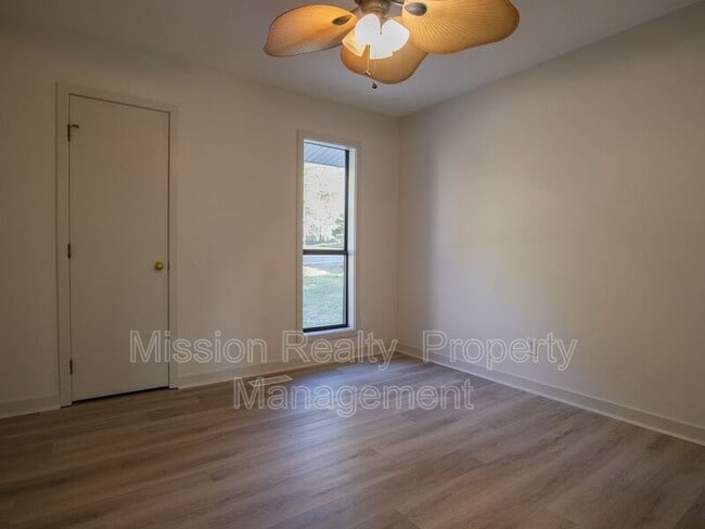 Building Photo - 1037 Mansfield Crossing Rd