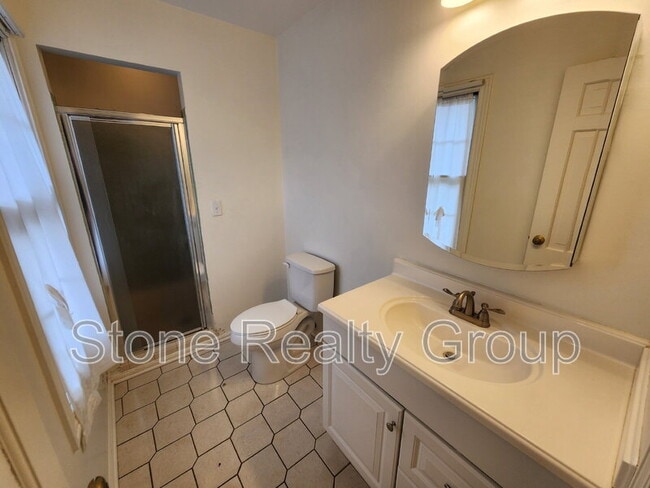 Building Photo - 308 Hickory Hill Dr