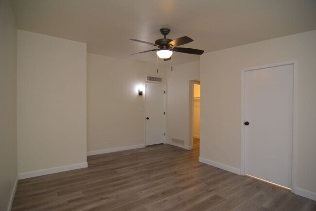 Building Photo - Well Maintained 3 Bedroom 2 Bath Home! Located in a Desirable North Tucson Location! Short Term R...