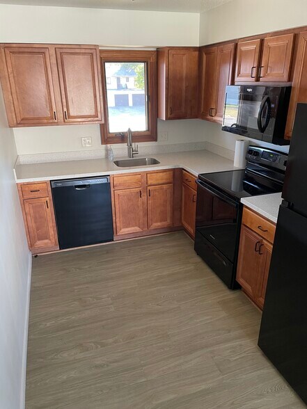 Building Photo - 2088 NW Hickory Ln