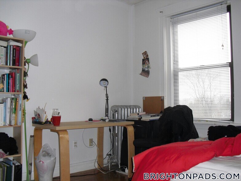 Building Photo - 17 Cummings Rd