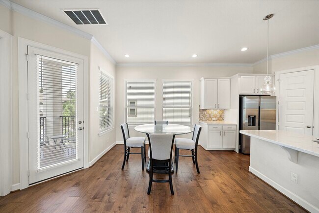 Building Photo - 4003 Centre Valley Ln