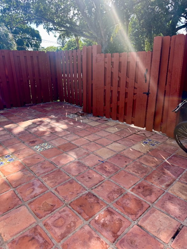 Building Photo - 2695 Albatross Rd N