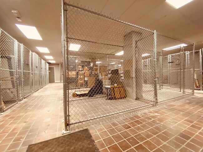 Building Photo - 1210 Chestnut St