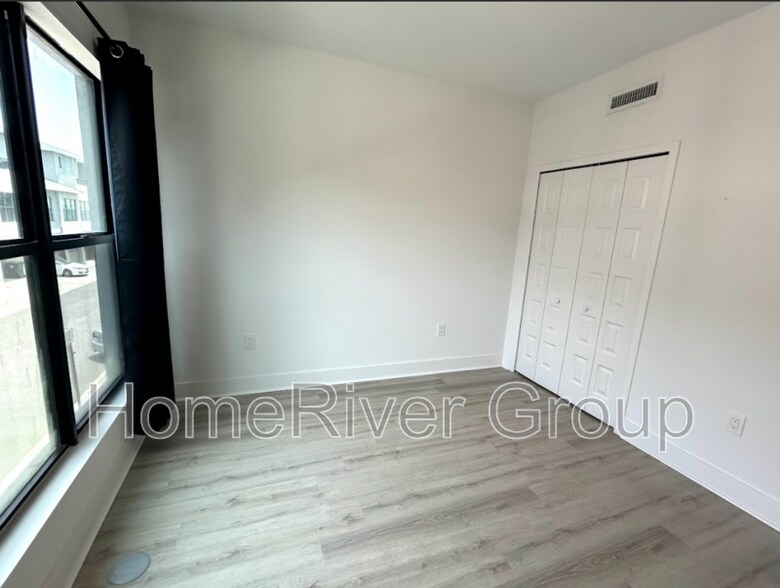 Building Photo - 8707 Palm Ranches Pl