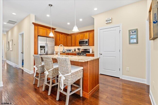 Building Photo - 16 S Decatur Ave