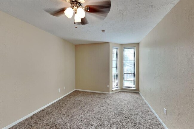 Building Photo - 2150 Paso Rello Dr