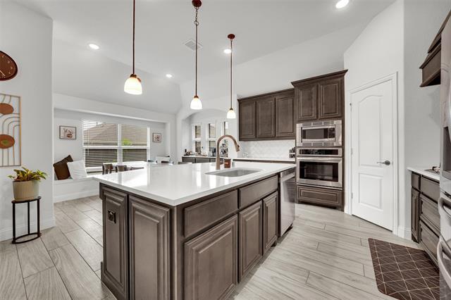 Building Photo - 517 Birch Grv Dr