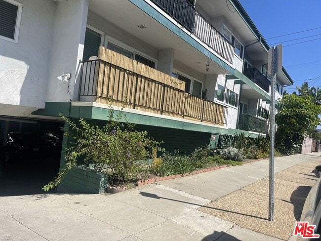 Building Photo - 4244 Duquesne Ave